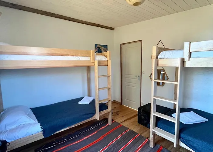 Country * Les Epasses